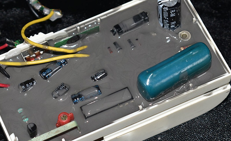 Methsolid epoxy glue is used in electronic components